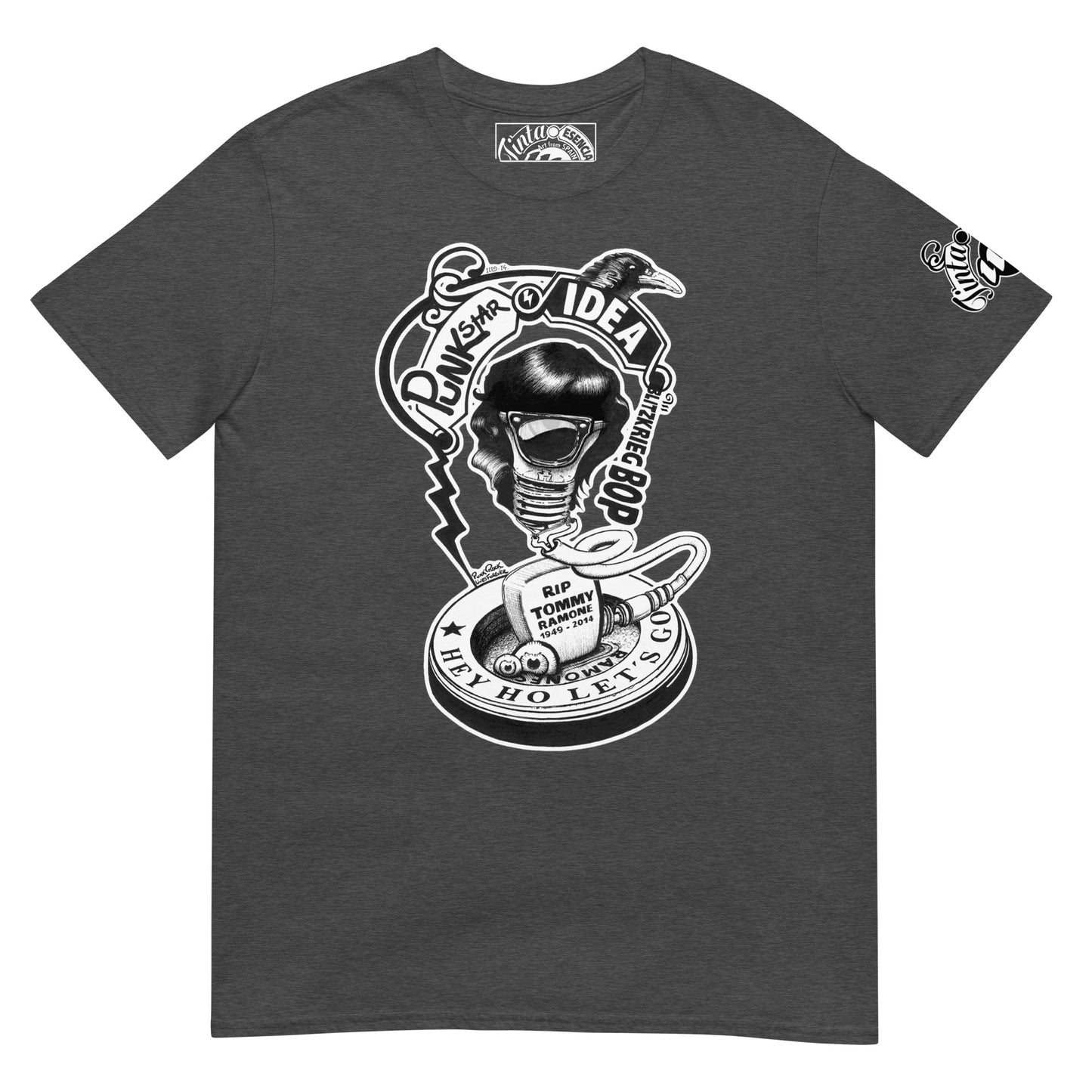 camiseta gris oscuro con ilustración a tinta de bombilla punk con elementos estelares homenaje a tommy ramone y la inscripción blitzkrieg bop y hey ho let's go