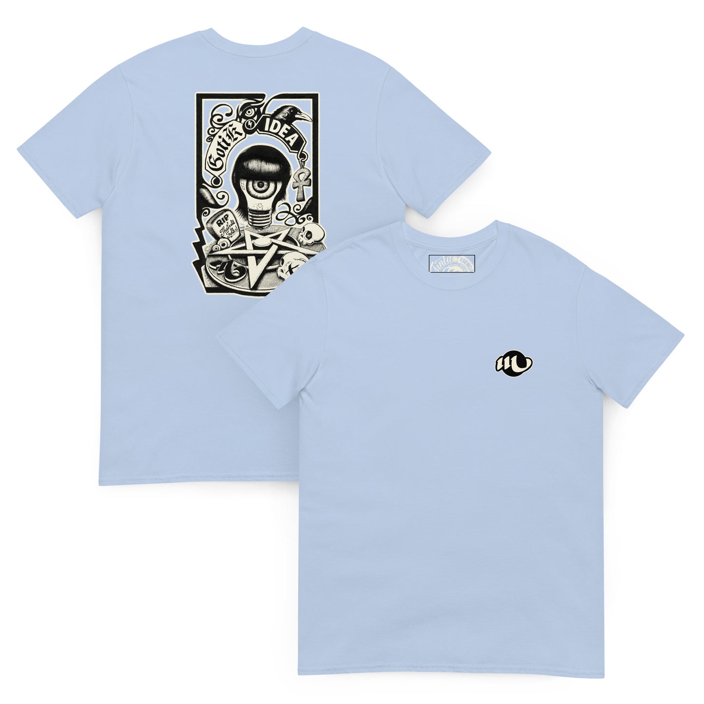 camiseta por delante y por detrás color azul claro con ilustración a la espalda de bombilla gótica con cuervo y símbolos oscuros y la frase gotik idea